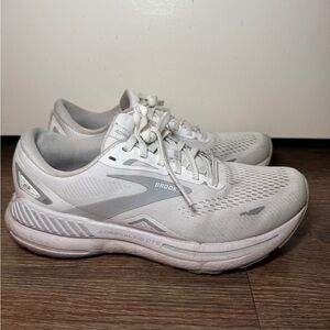 Brooks Running Shoes Adrenaline GTS 23 - White - Size 7.5 Medium Women’s